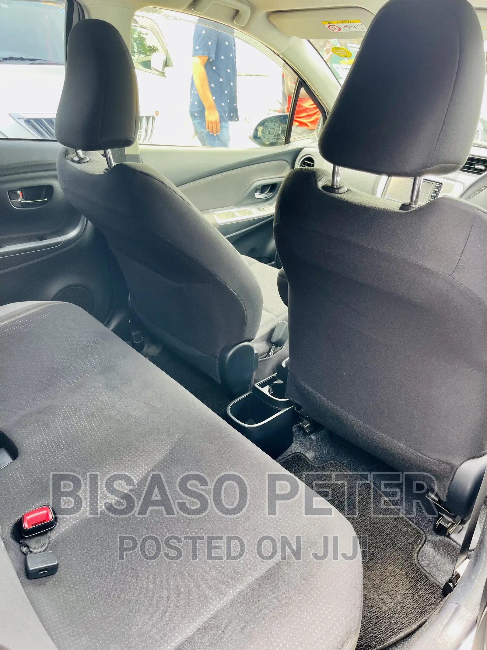 Toyota Vitz 1.3 AWD 5dr 2014 White