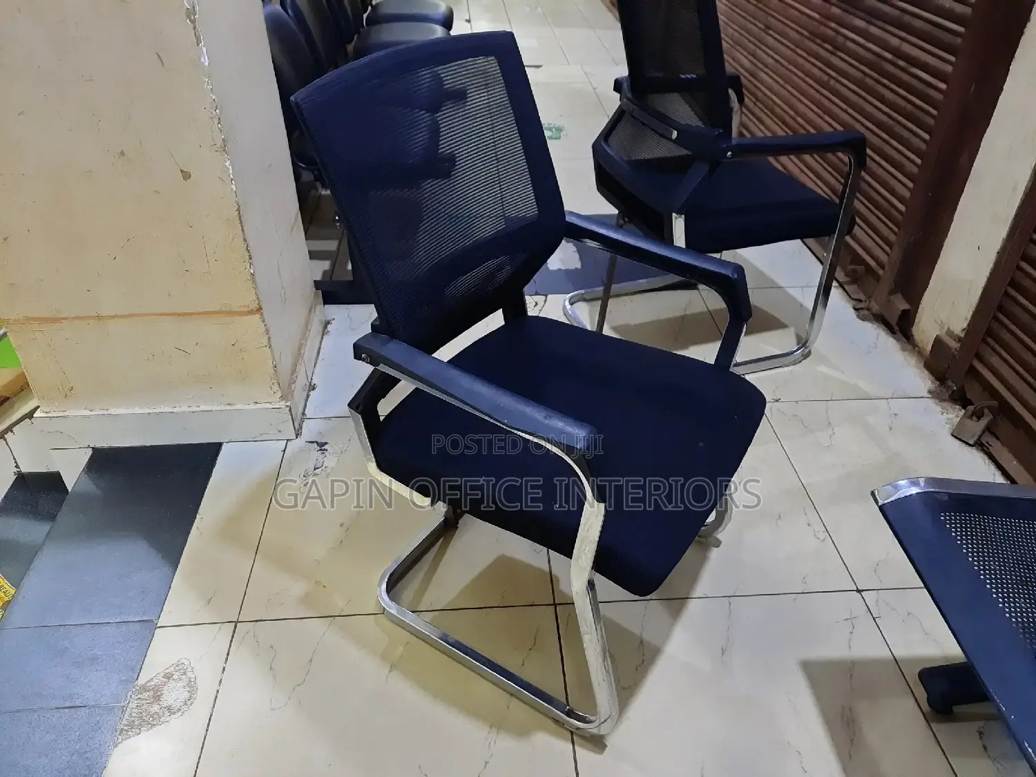 Visitor Office Chair With a Back Mesh