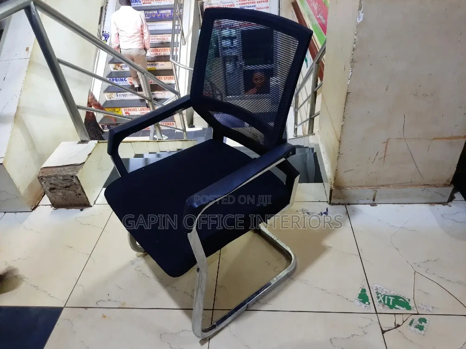 Visitor Office Chair With a Back Mesh