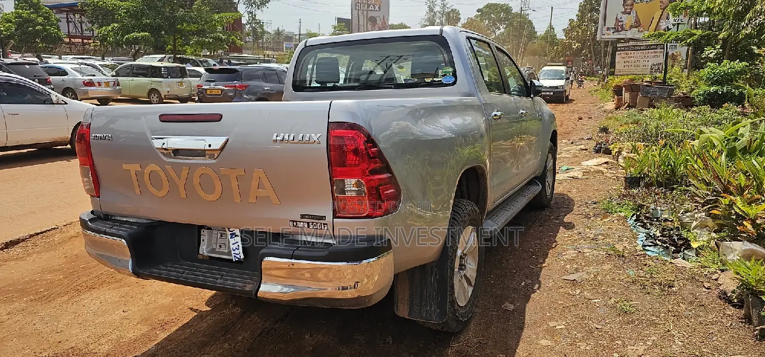 Toyota Hilux 2017 Gray