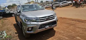 Toyota Hilux 2017 Gray