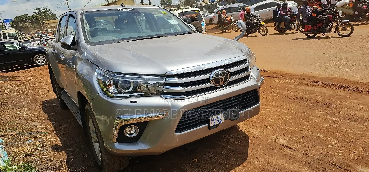 Toyota Hilux 2017 Gray