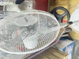 White Sachi 18” Remot Fan