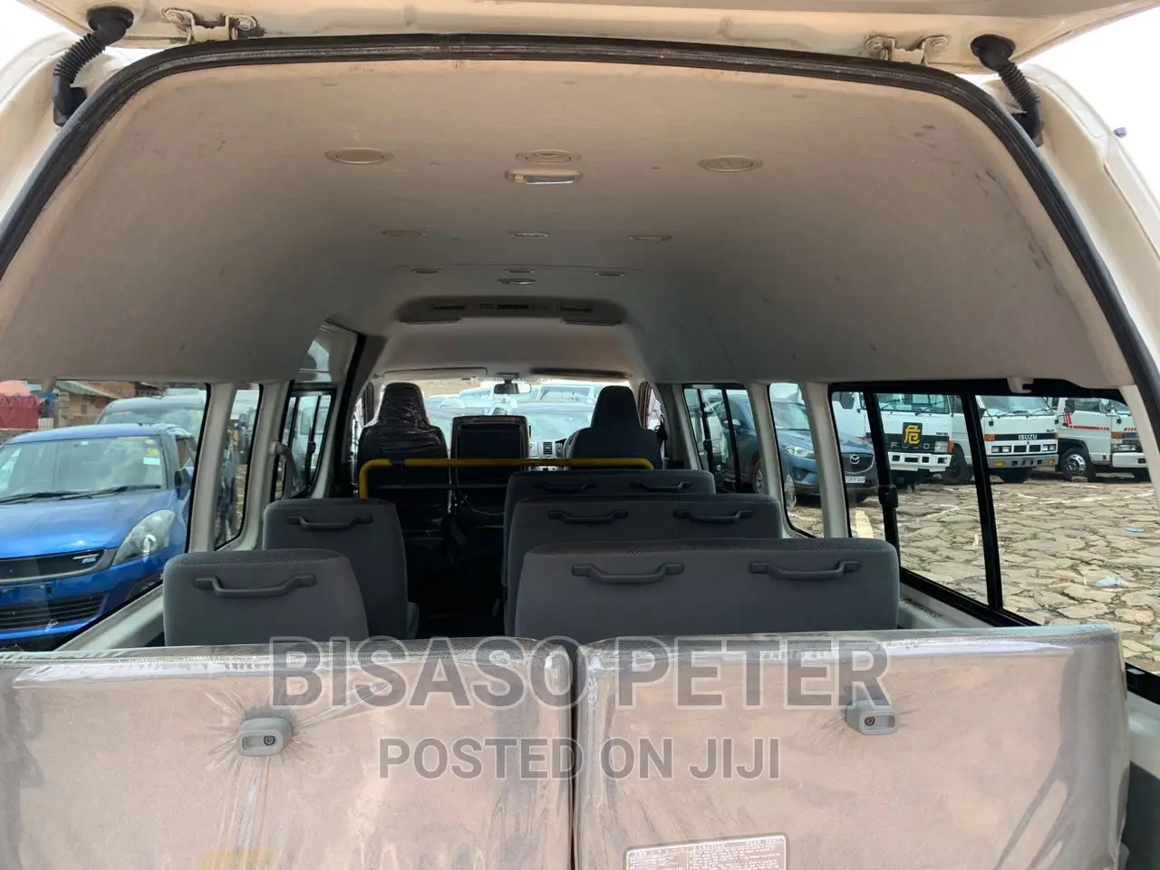 Toyota HiAce 2010 White