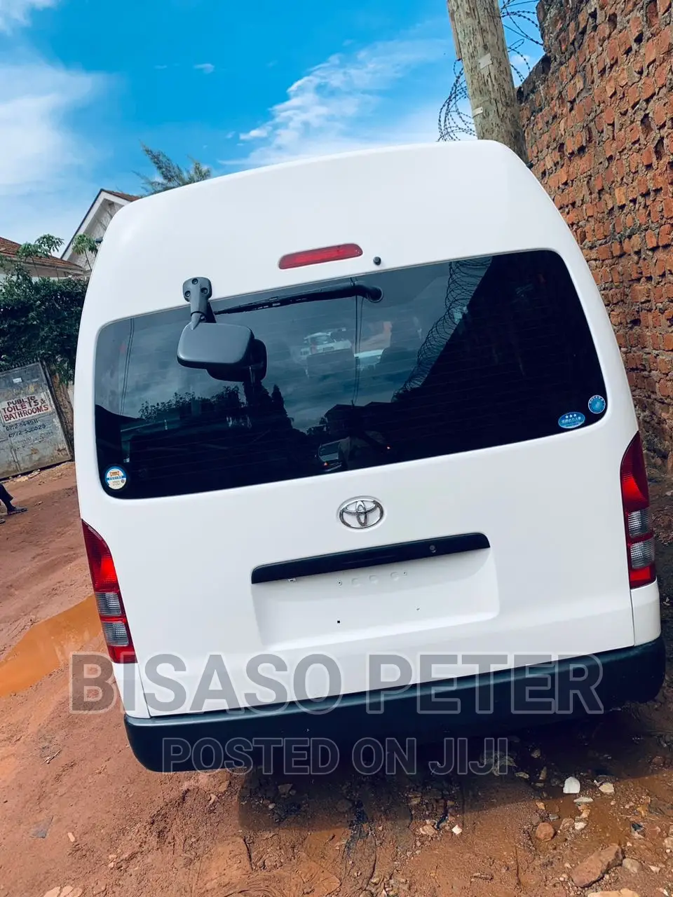 Toyota HiAce 2010 White