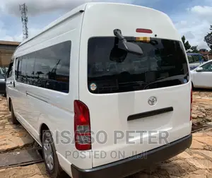 Toyota HiAce 2010 White