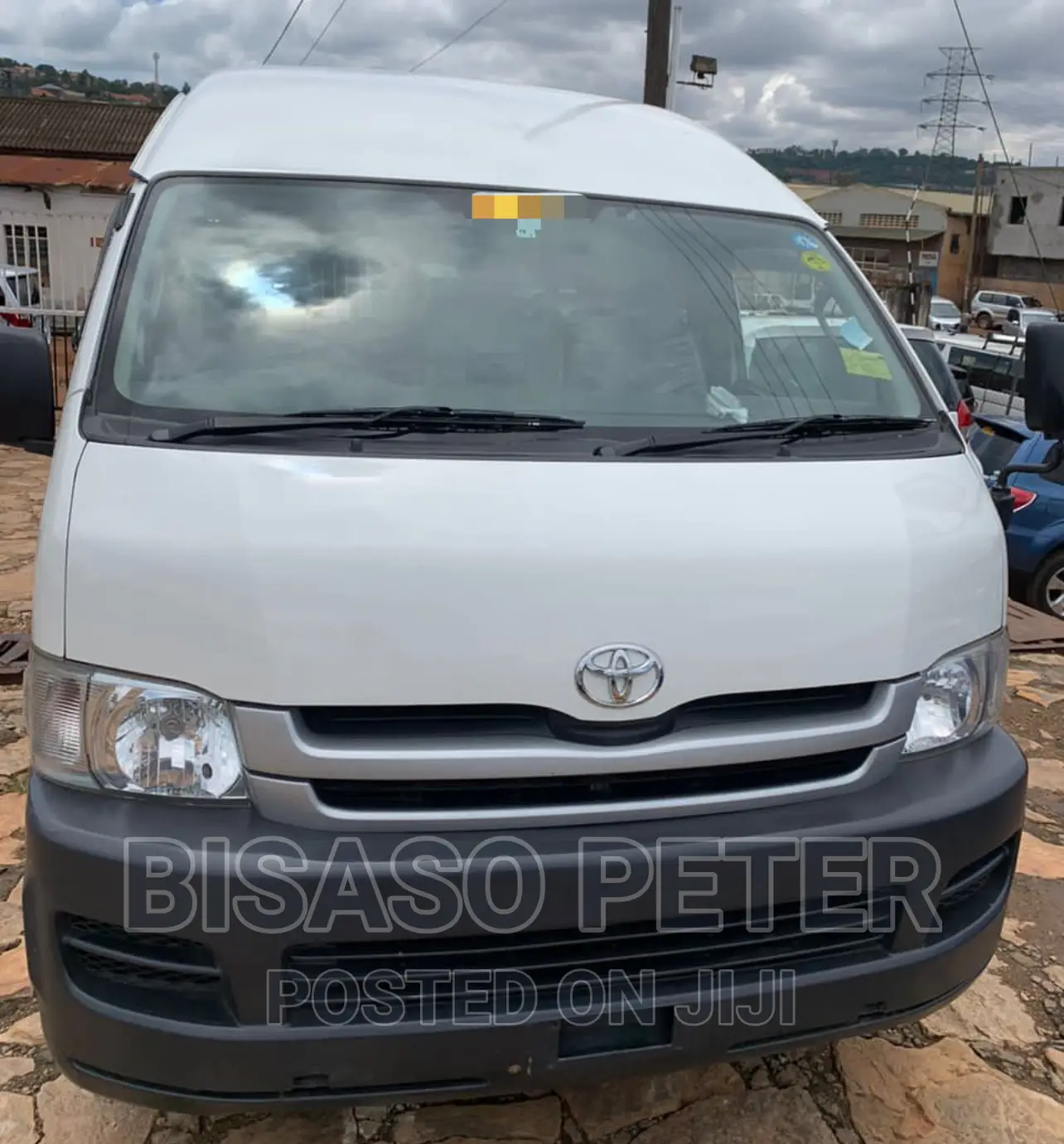 Toyota HiAce 2010 White