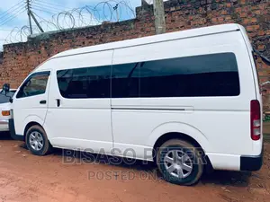 Toyota HiAce 2010 White