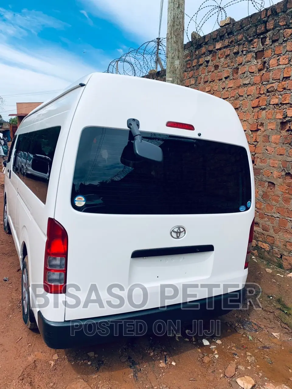 Toyota HiAce 2010 White