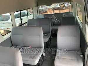 Toyota HiAce 2010 White