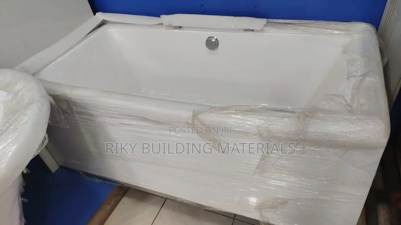Bath Tub With Leg
