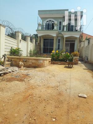 Kira House in Tarmacked Neighbourhood for Sale