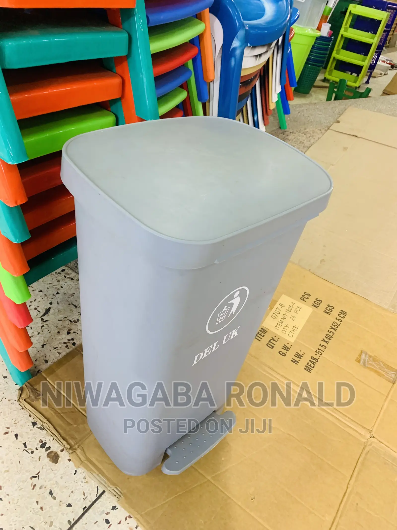 UK Classic Dust Bin
