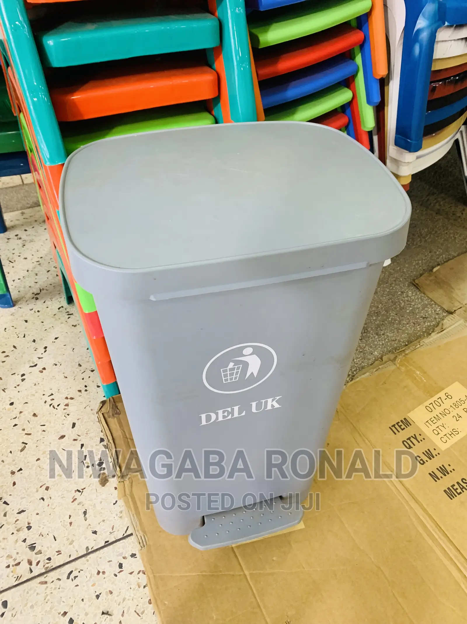 UK Classic Dust Bin