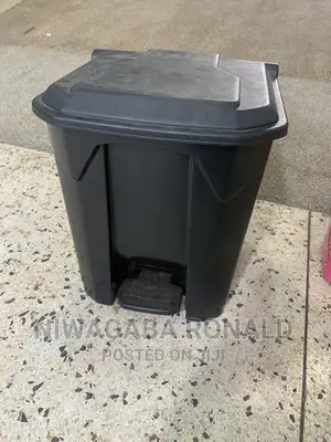 Classic Dust Bin