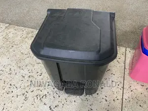 Classic Dust Bin