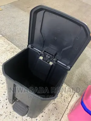 Classic Dust Bin