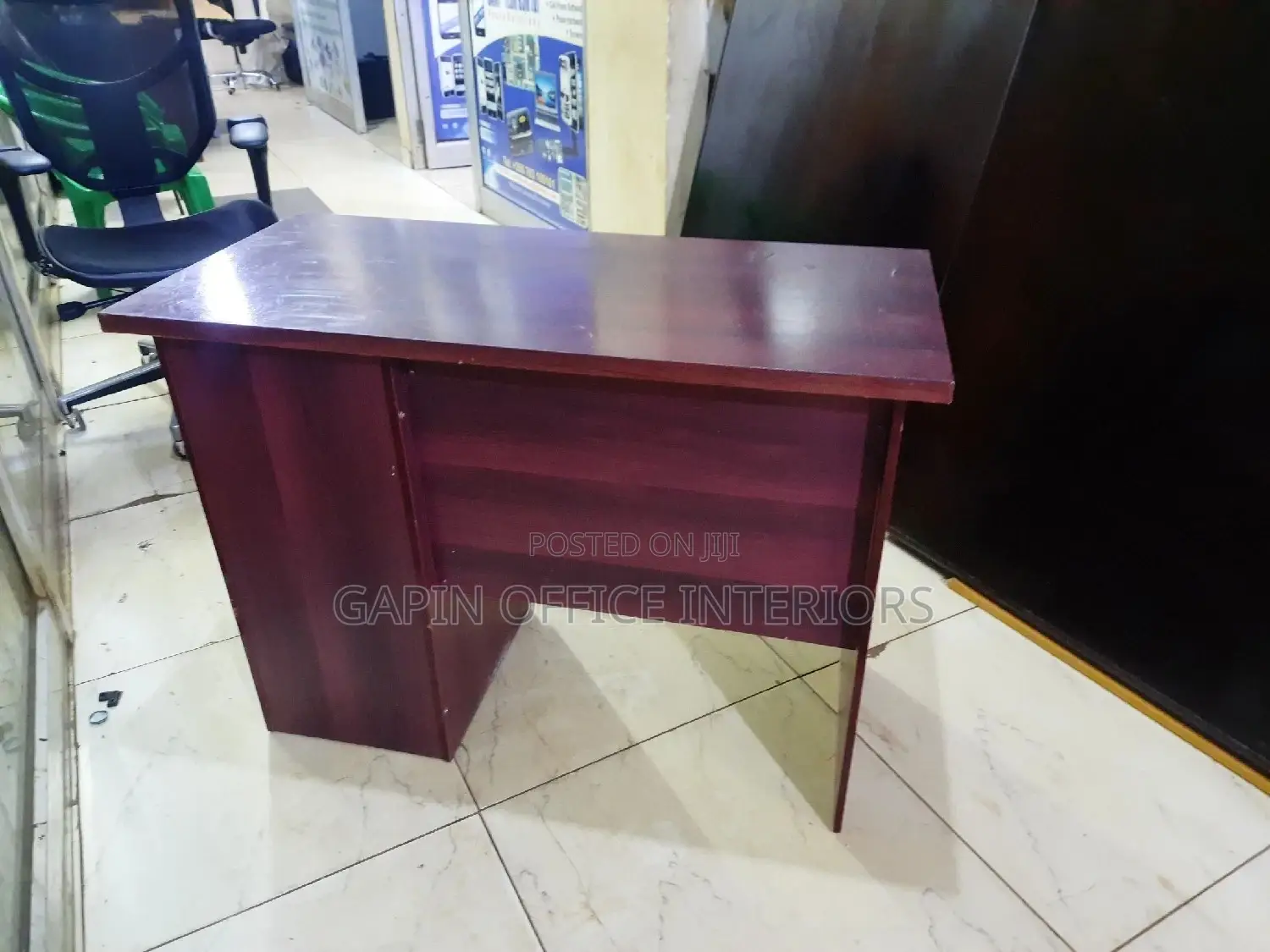 Second Hand Small Office Table