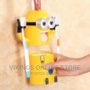 Automatic Minions Wash Kit 1 Toothpaste 2 Toothbrush Holder