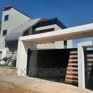 Gate in Strong Pipes