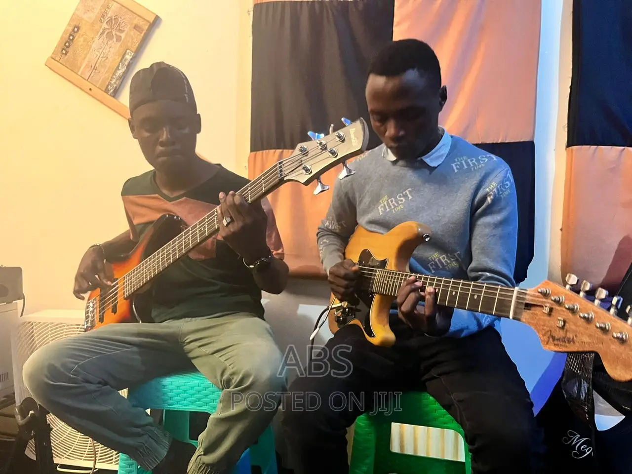 Both Guitar Playing Service