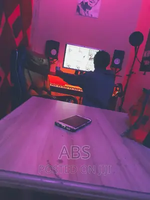 Professional Beat Maker and Song Editor