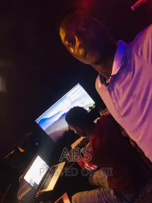 Professional Beat Maker and Song Editor