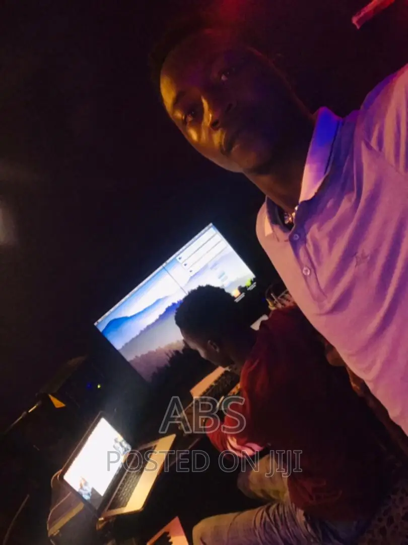 Professional Beat Maker and Song Editor