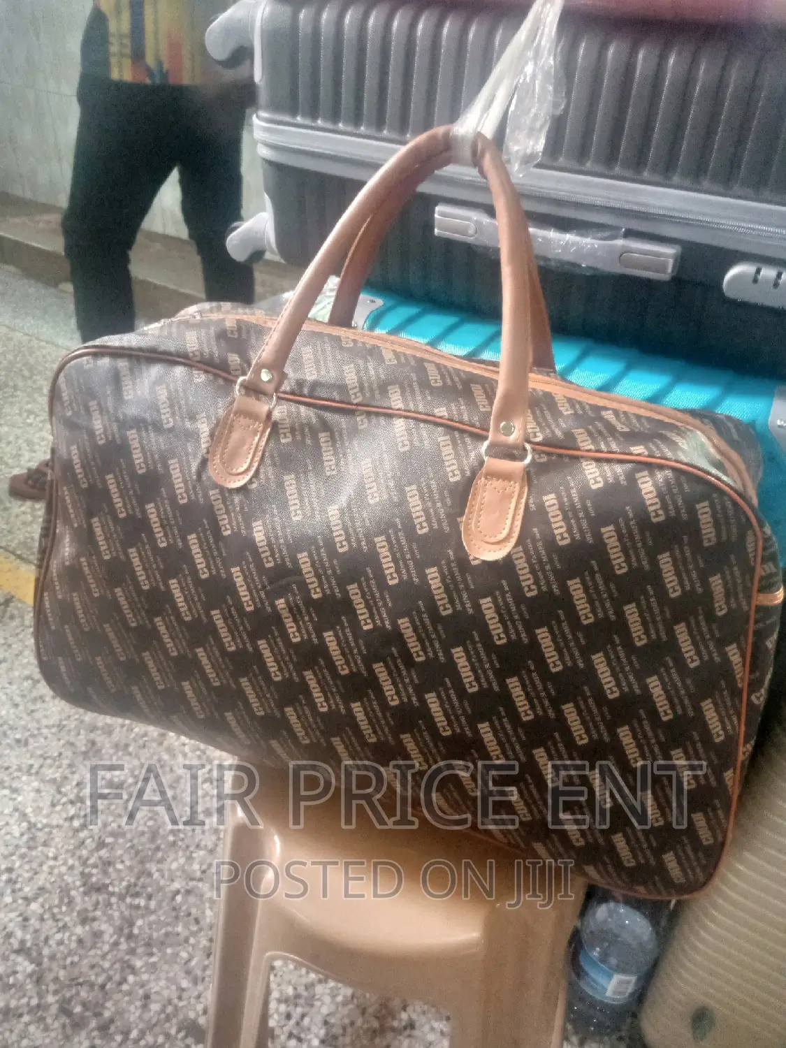Original Leather Safari Bag. Large.( Brown)
