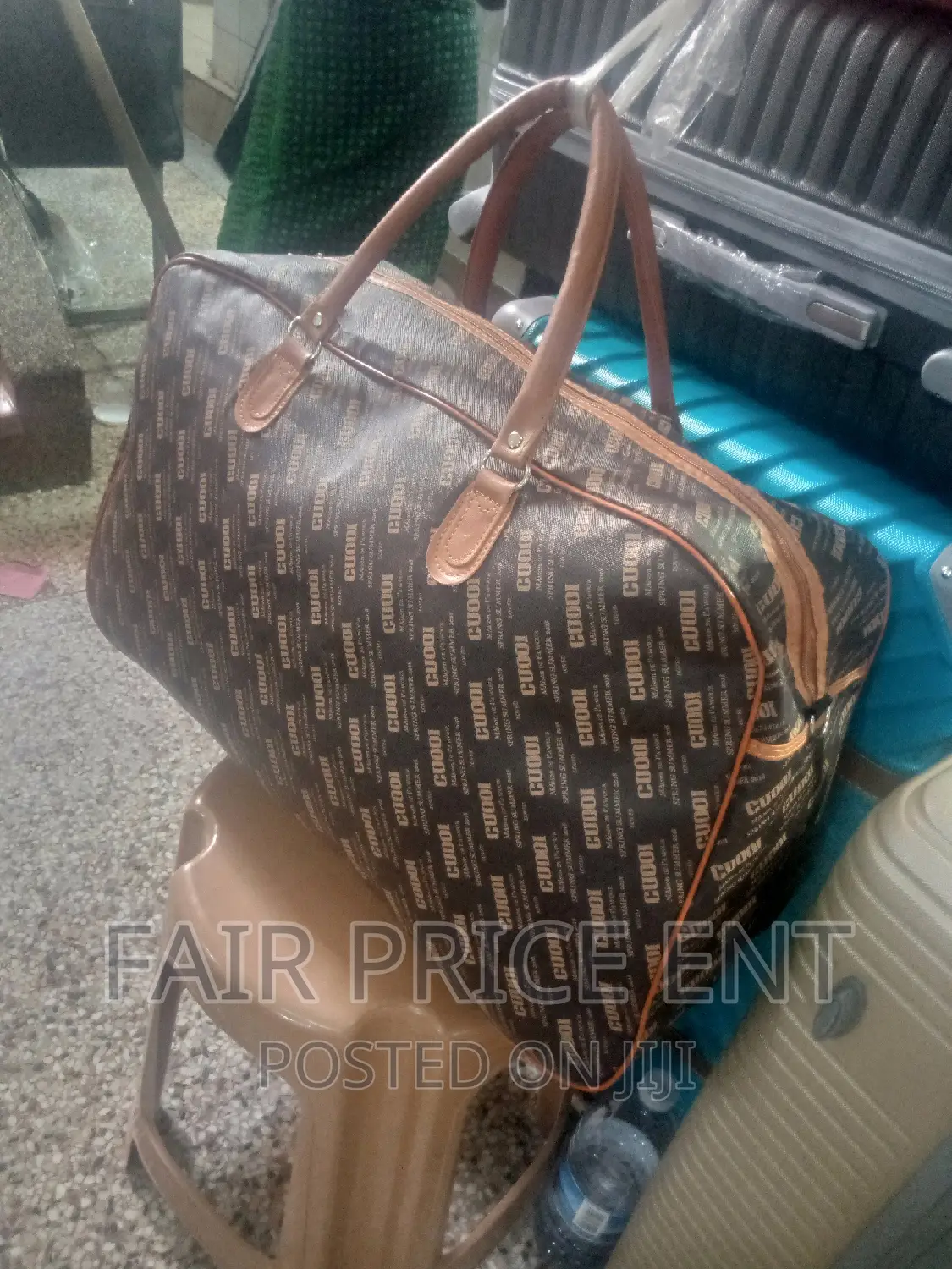 Original Leather Safari Bag. Large.( Brown)