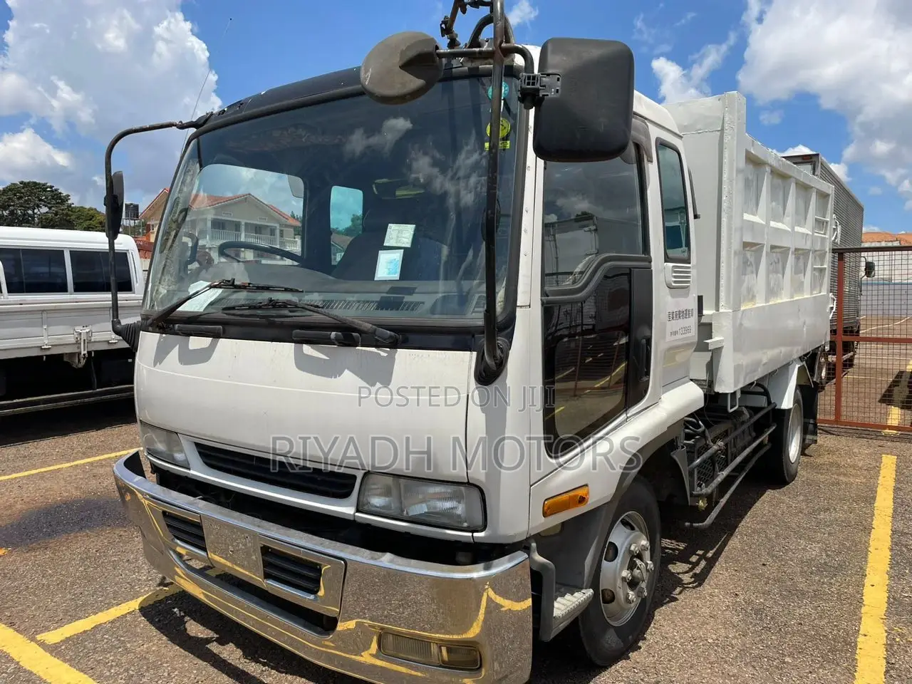 Isuzu Garbage Dumper