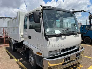 Isuzu Garbage Dumper