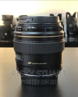 Canon 85mm Lens F1.8