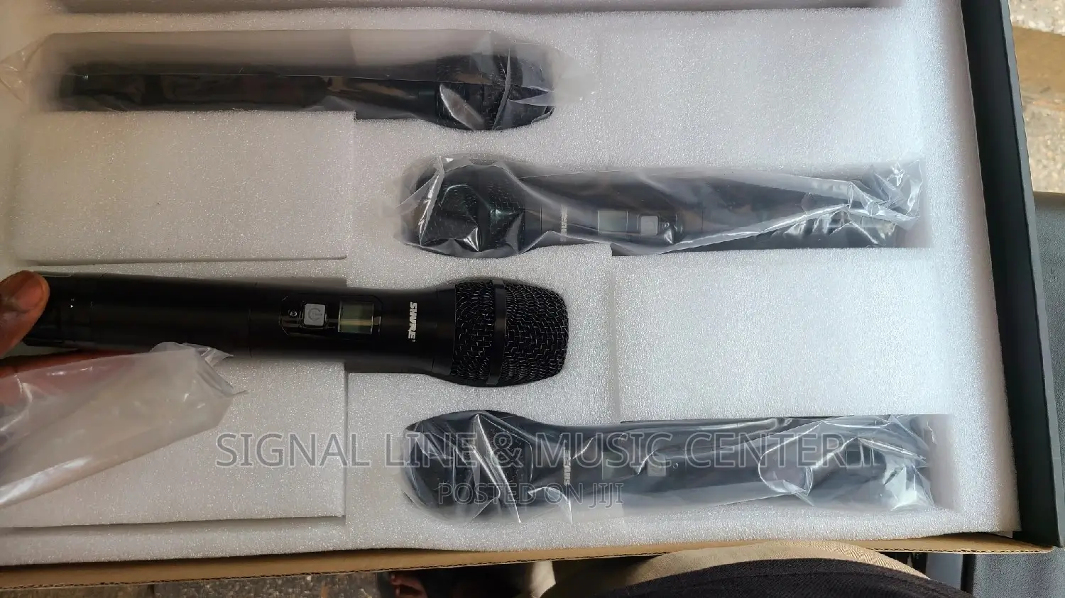 Shure Am-401 Wireless 4 Microphone