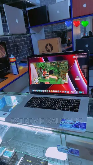 Laptop Apple MacBook Pro 2018 16GB Intel Core I7 SSD 250GB
