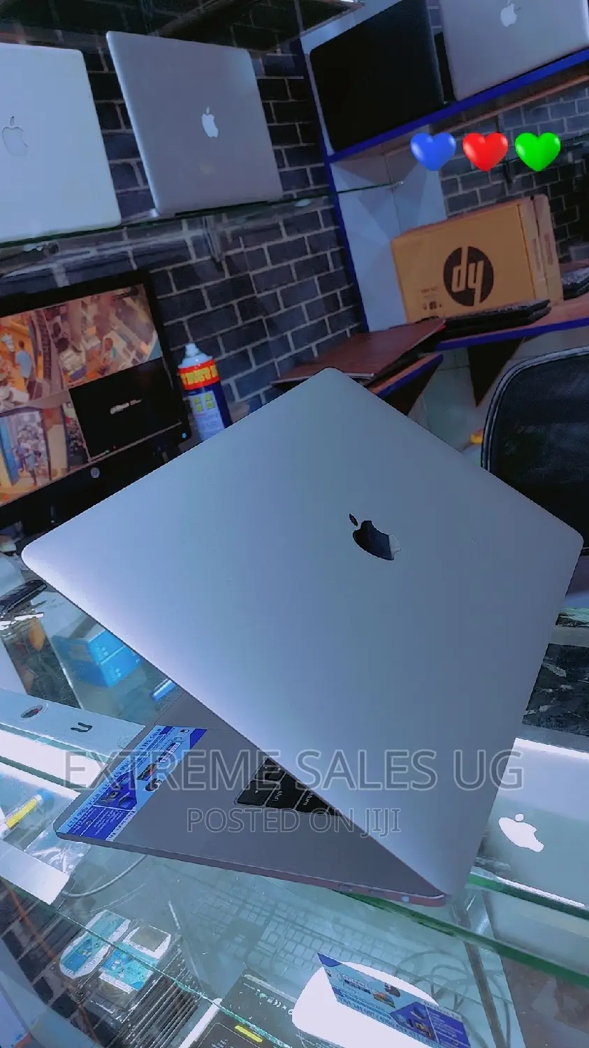 Laptop Apple MacBook Pro 2018 16GB Intel Core I7 SSD 250GB