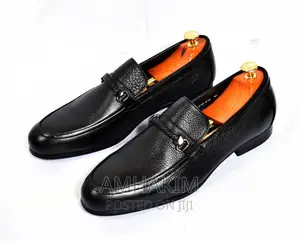 Classic Men Loafers in Stock