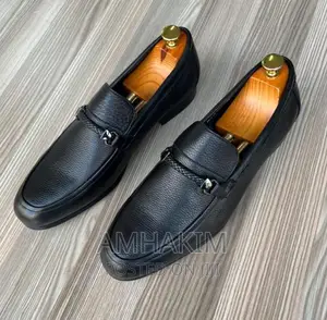 Classic Men Loafers in Stock
