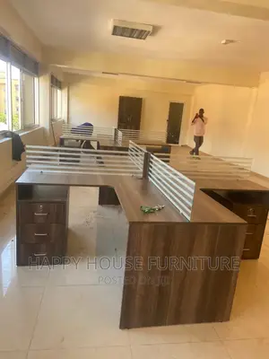 4 Seater Workstation