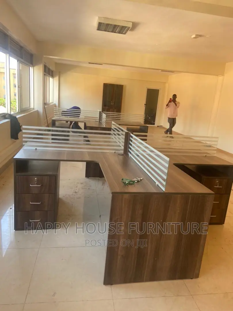 4 Seater Workstation