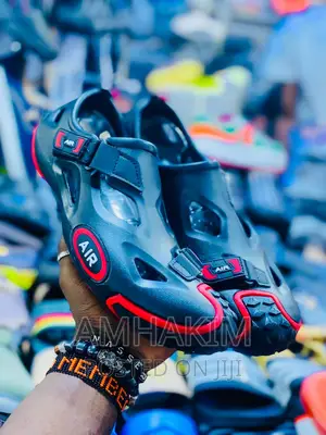 New Classic Air Opens in Stock