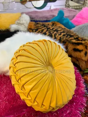 Round Cushions