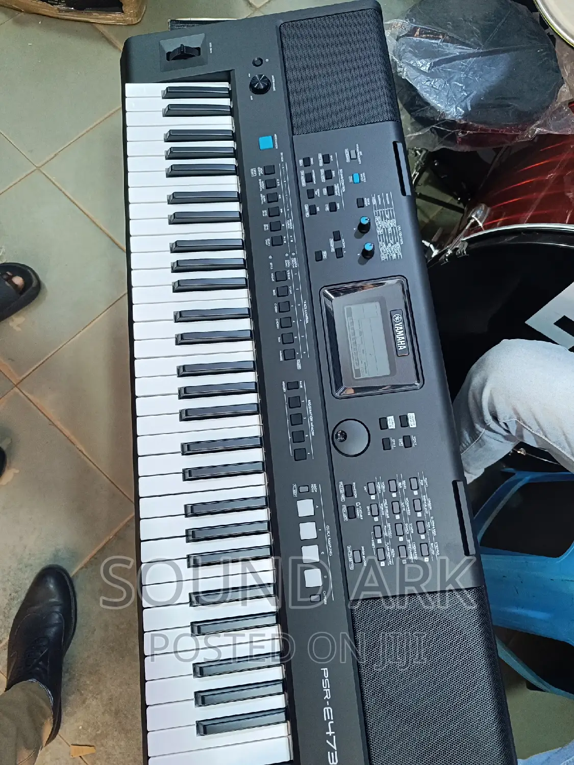 PSR E473 Keyboard