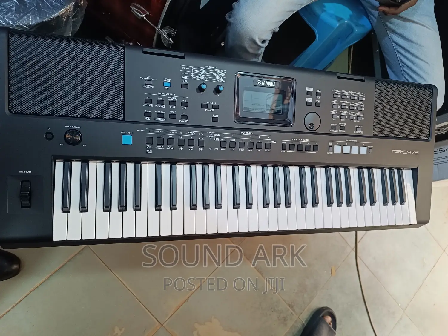 PSR E473 Keyboard