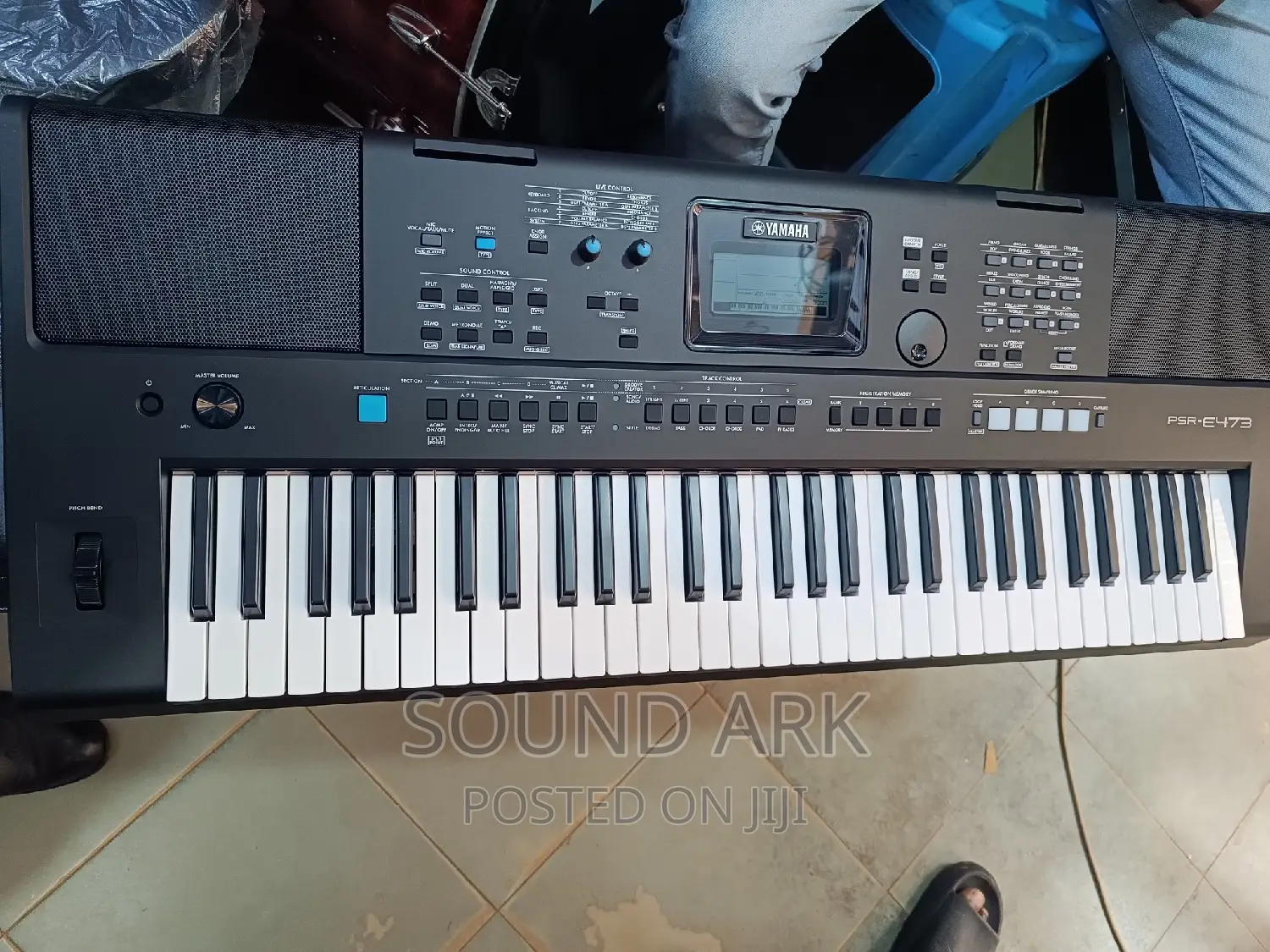 PSR E473 Keyboard