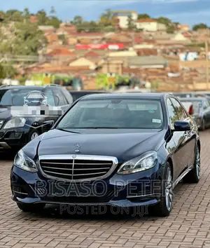 Mercedes-Benz E200 2014 Blue