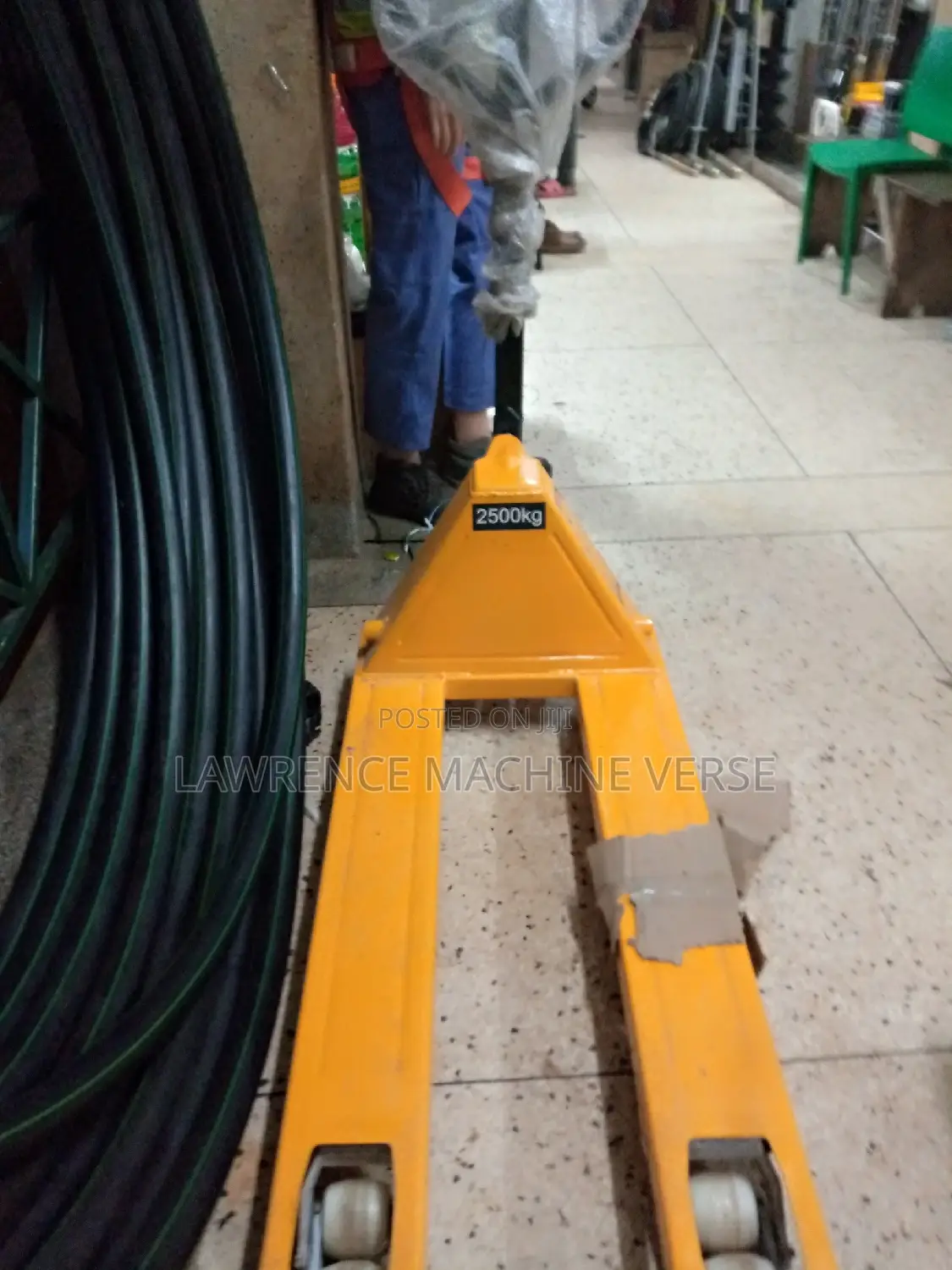 Pallet Jack ,(Trolley 2500KG)