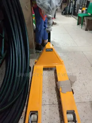 Pallet Jack ,(Trolley 2500KG)