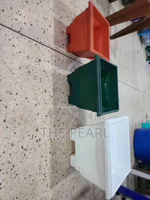 Squared Plastic Flower Pot