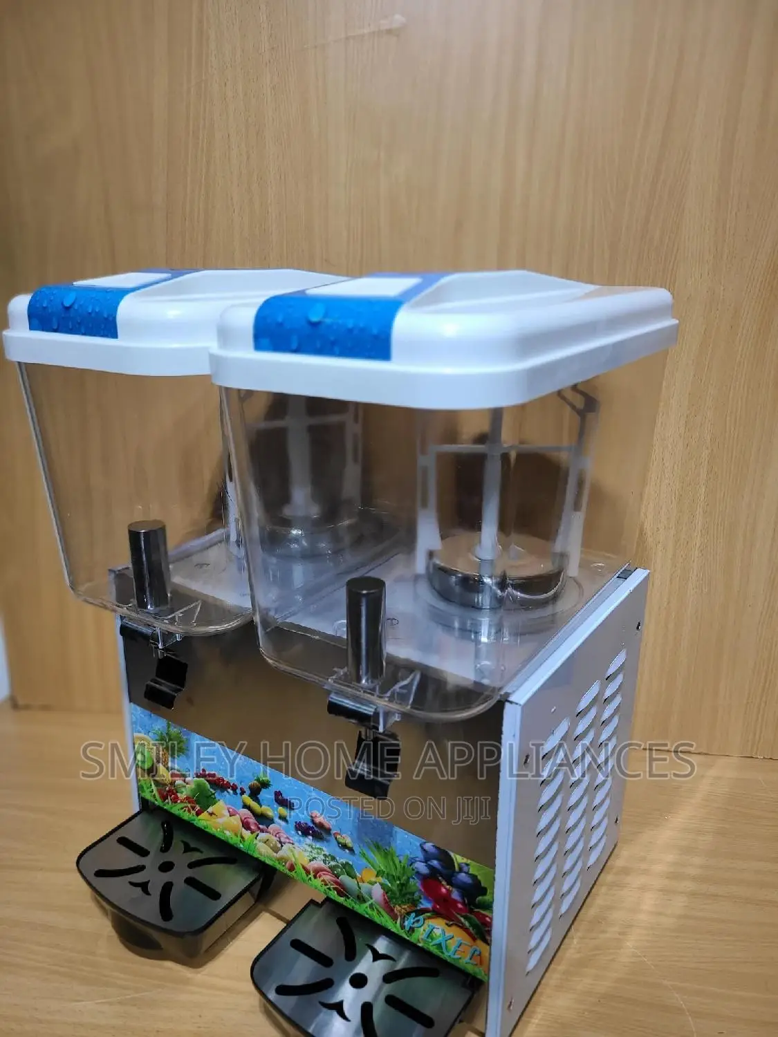 Pixels Juice Dispenser With Refrigerator